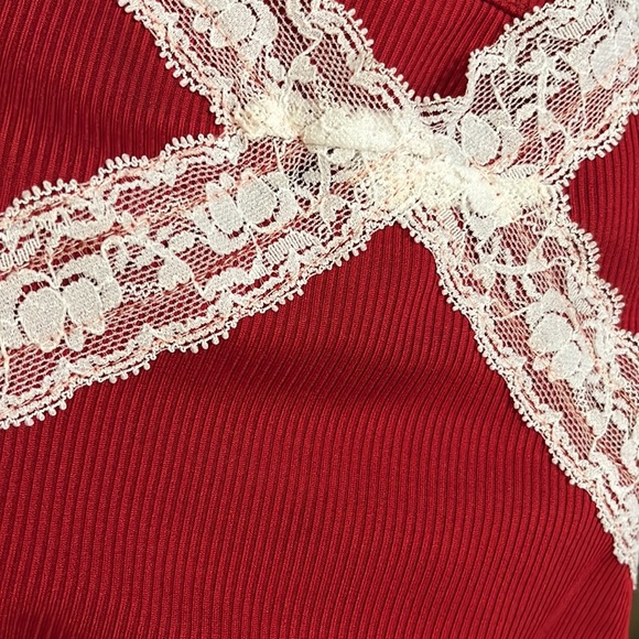 super cute laced crop top - Picture 2 of 2